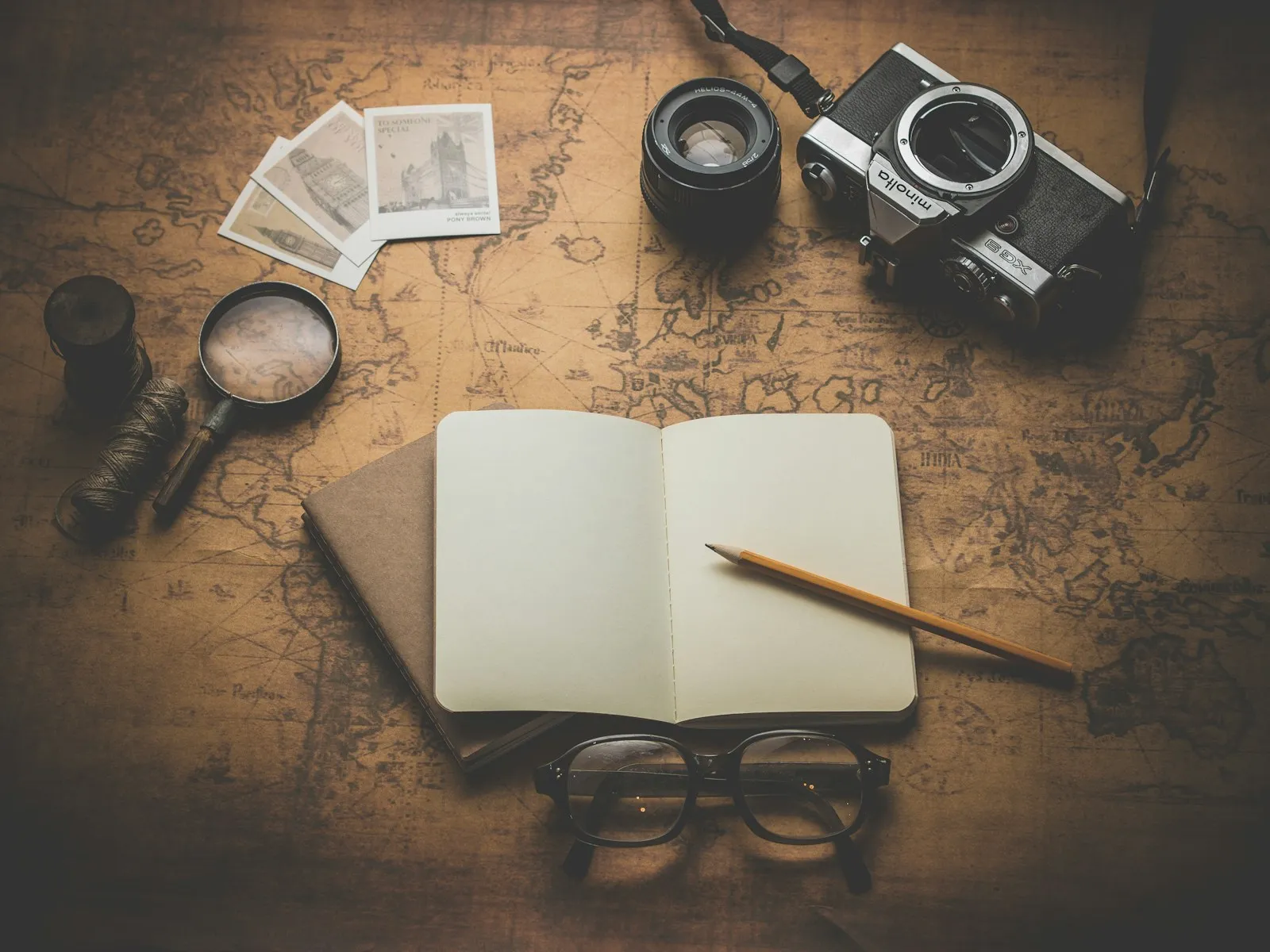 Flamingo: a Visual Language Model for Few-Shot Learning
